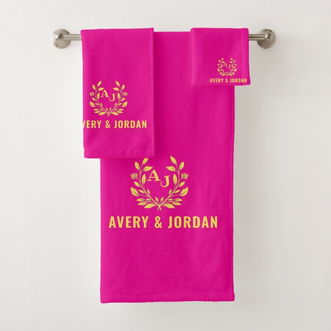 Couple Names Monogram Yellow & Pink Elegant  Badhandtuch Set (Insitu)