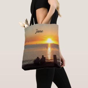 Couple Sit am Strand bei Sunset Town Bag