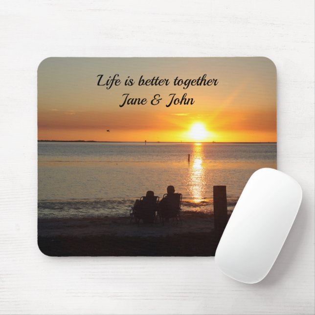 Couple Sit on Beach bei Sunset Mousepad (Mit Mouse)