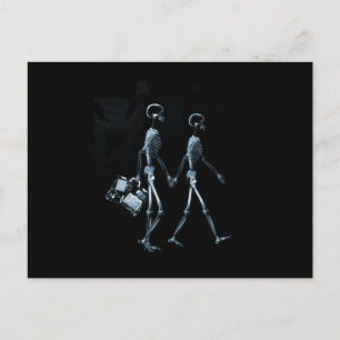 Couple Traveling X-Ray Vision Skeletons - Blue Postkarte