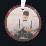 Couple's First Christmas Fotos Stewart Tartan Ornament<br><div class="desc">Lassen Sie sich von der Magie Ihres ersten Weihnachtsgeschehens verzaubern und genießen Sie unsere maßgeschneiderte Foto-Verzierung! Dieses elegante Ornament, das Ihre wertvollen Erinnerungen perfekt einfängt, wird zu einem Erbstück und erinnert Sie an das besondere Jahr, in dem Sie den Urlaub als Paar feiern. Mit seinem zeitlosen Design und einer Touch...</div>