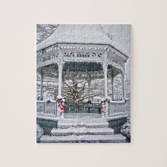 Courthouse Gazebo im Schnee Puzzle (Vertikal)