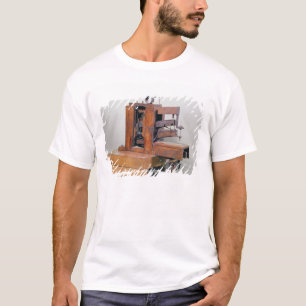 Couseuse', die erste Nähmaschine, 1830 T-Shirt