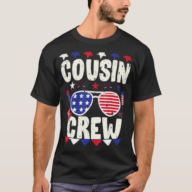 Cousin Crew 4. Juli Patriotische Amerikanerfamilie T-Shirt (Vorderseite)