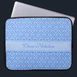 Couture inspiriert mit dem Namen blue 15 inch Lapt Laptopschutzhülle<br><div class="desc">Hübsches gemustertes Laptop-Gehäuse ist perfekt für jeden,  der Lieben hat,  um in der Stadt schick zu sein. Personalisieren Sie dieses Element mit Ihrem Namen. Dieses Beispiel lautet: "Clara Nicholson". Dieses einzigartige Muster wurde von Sarah Trett entworfen.</div>