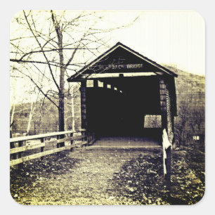 Covered Bridge Quadratischer Aufkleber