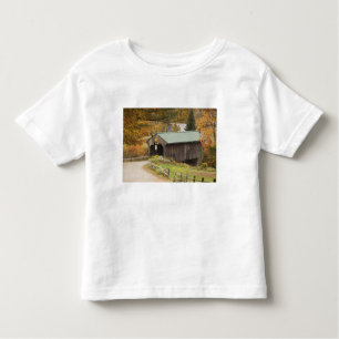 Covered bridge, Vermont, USA Kleinkind T-shirt