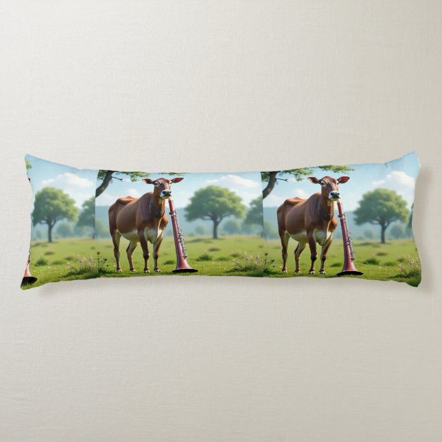 Cow & Bassoon Pasture Body Pillow – Whimsical Farm Seitenschläferkissen (Vorderseite)