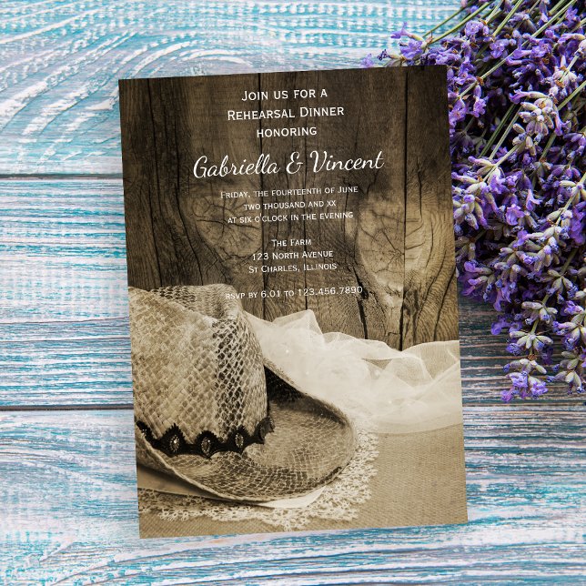 Cowboy Hat und Barn Wood Wedding Probe Dinner Einladung (Von Creator hochgeladen)