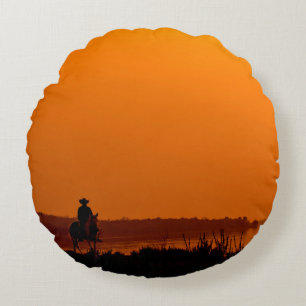 Cowboy Männer reiten bei Sonnenuntergang Vintagen  Rundes Kissen
