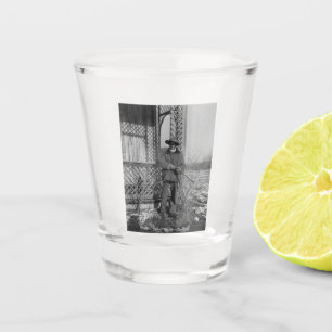 Cowboy Rancher oder kanadischer Outlaw des alten W Schnapsglas