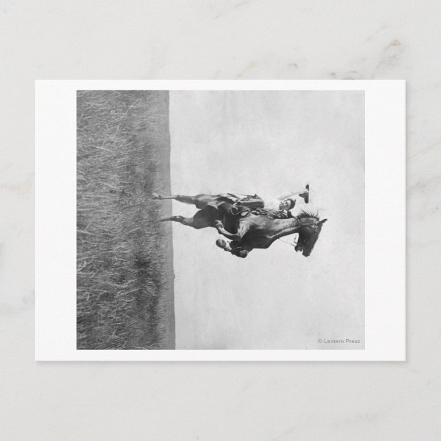 Cowboy Rides Bronco Rising auf seinen Hing Legs Postkarte (Vorderseite)