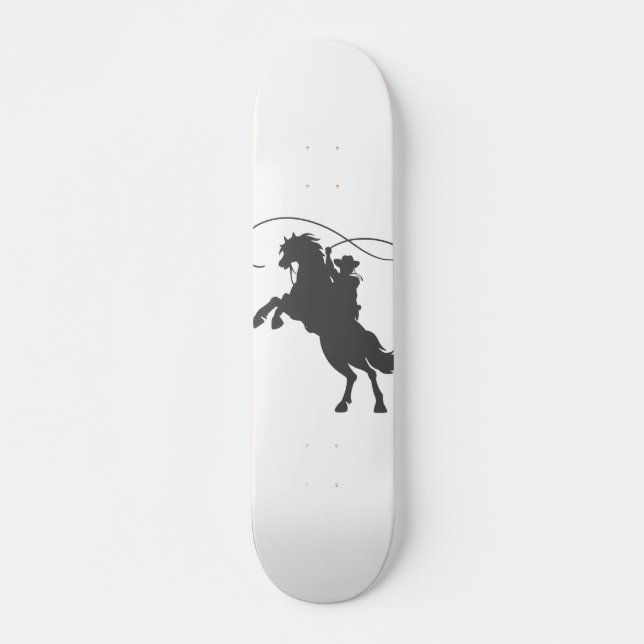 Cowboy wirft Brille auf Reiten Skateboard (Vorne)