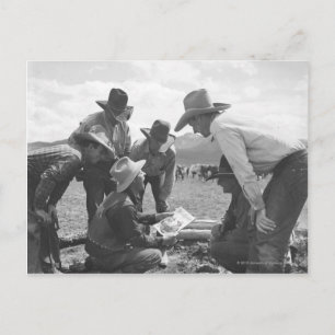 Cowboys schauen Zeitschrift Postkarte