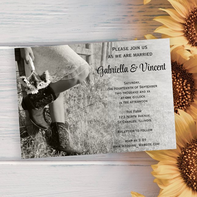 Cowgirl and Sunflowers Country Ranch Wedding Einladung (Invite guests to your farm marriage with the charming Cowgirl & Sunflowers Ranch Wedding Invitation.)