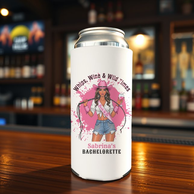 Cowgirl Junggeselinnen-Abschied Whips Wine & Wild  Selters Dosenkühler (Cowgirl Bachelorette Party Whips Wine & Wild Times Seltzer Can Cooler
)