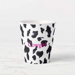 Cowgirl mit Schwarz-Weiß-Kuhdruck Milchtasse