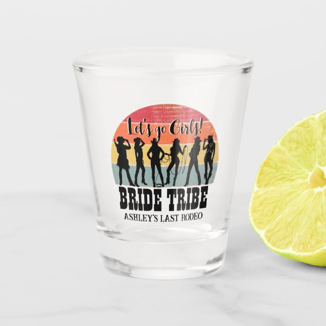 Cowgirls lasse Mädchen Vintag rustikales Wochenend Schnapsglas (Vorderseite)