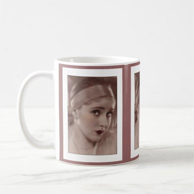 coy beauty from the deco age kaffeetasse (Links)