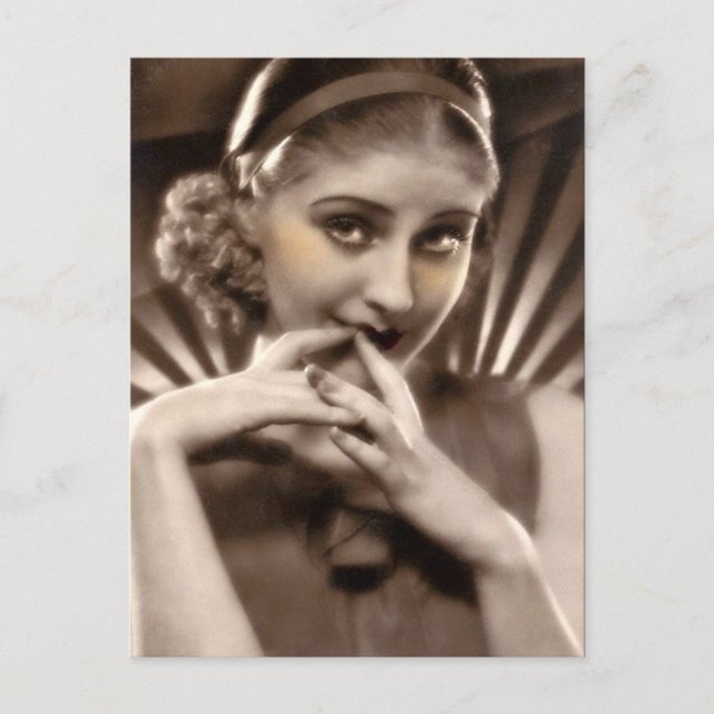 Coy Beauty Postkarte (Vorderseite)