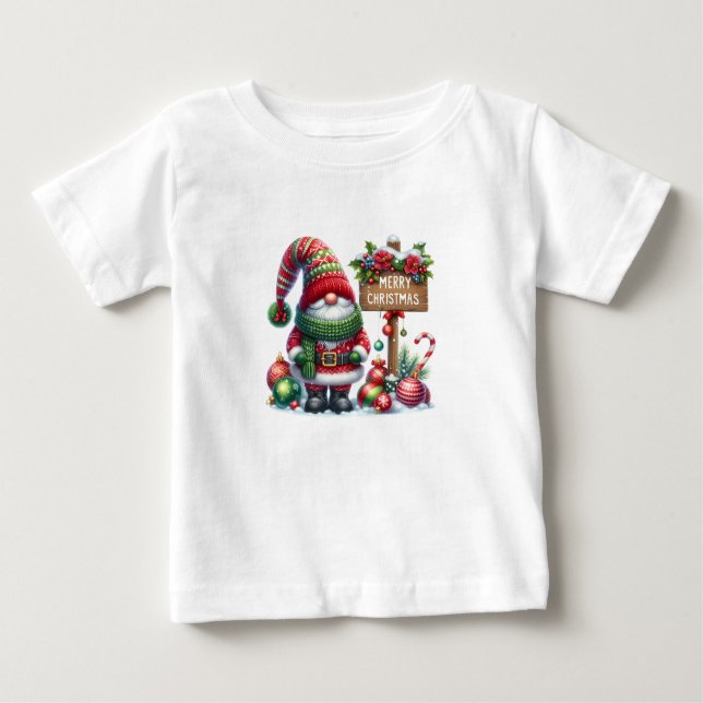 Cozy Christmas Gnome Art – Festive Holiday Baby T-shirt (Vorderseite)