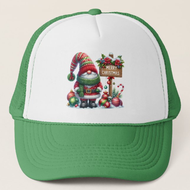 Cozy Christmas Gnome Art – Festive Holiday Truckerkappe (Vorderseite)