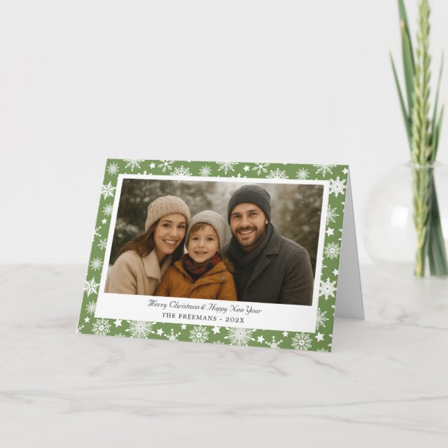 Cozy Green Snowflakes Christmas Photo Feiertagskarte (Vorderseite)