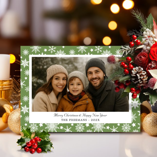 Cozy Green Snowflakes Holiday Photo Feiertagskarte (Cozy Green Holiday Photo Card)