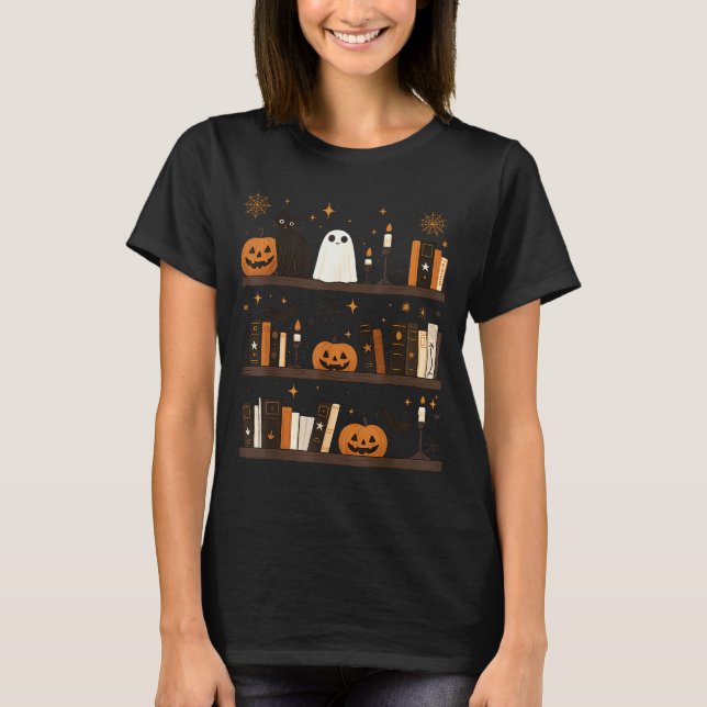 Cozy Halloween Bookshelf Ghost Pumpkin Bookish Boo T-Shirt (Vorderseite)