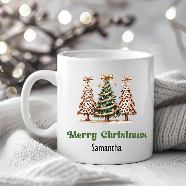 Cozy Leopard Christmas Trees Personalized Mug Kaffeetasse (Cozy Leopard Christmas Trees Personalized Mug)