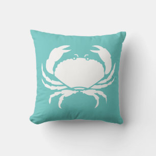 CRAB WHITE auf aquamarin blauem Kissen