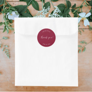 Cranberry Red Stylized Wedding Vielen Dank Runder Aufkleber