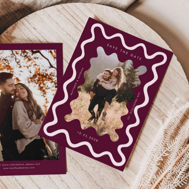 Cranberry Squiggly Wavy Frame Wedding Save The Date (Von Creator hochgeladen)