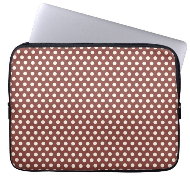 Cranberry und White Polka Dot Laptopschutzhülle (Vorderseite)