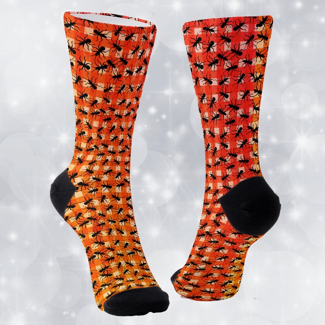 Crawling Black Ants on Red White Picnic Tablecloth Socken (Red white plaid picnic tablecloth pattern covered with crawling black ants on crew socks.)