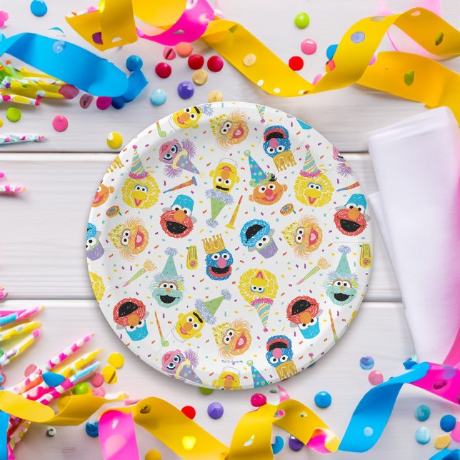 Crayon Sesame Pals Party Pattern Pappteller (Plate on table)