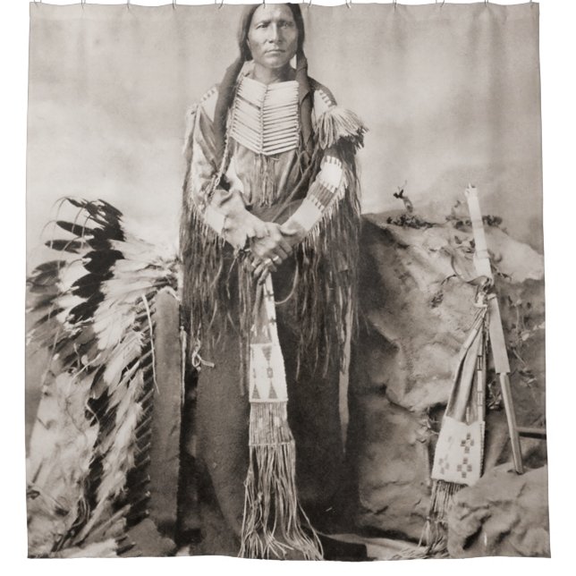 Crazy Horse Portrait Duschvorhang (Vorderseite)