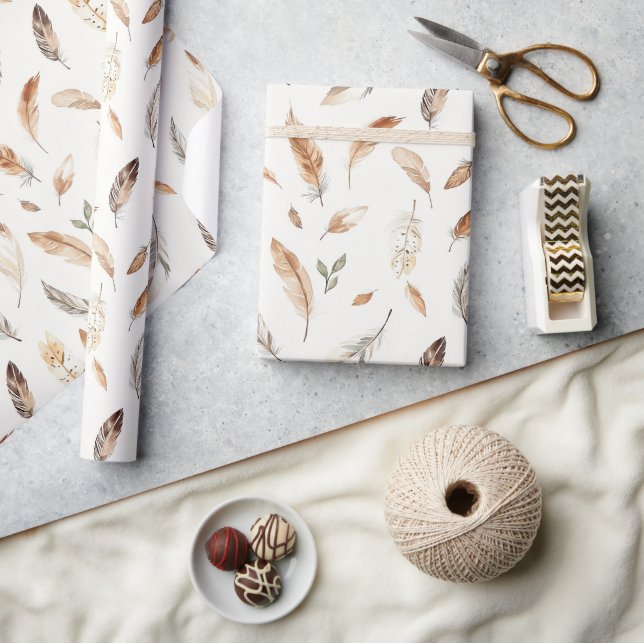 Cream Boho Federn Geburtstag Geschenkpapier (Kunsthandwerk)