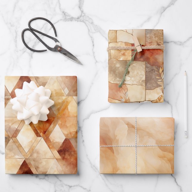 Cream Burgundy Red Gold Dreiecke Weihnachten Geschenkpapier Set (Vorderseite)