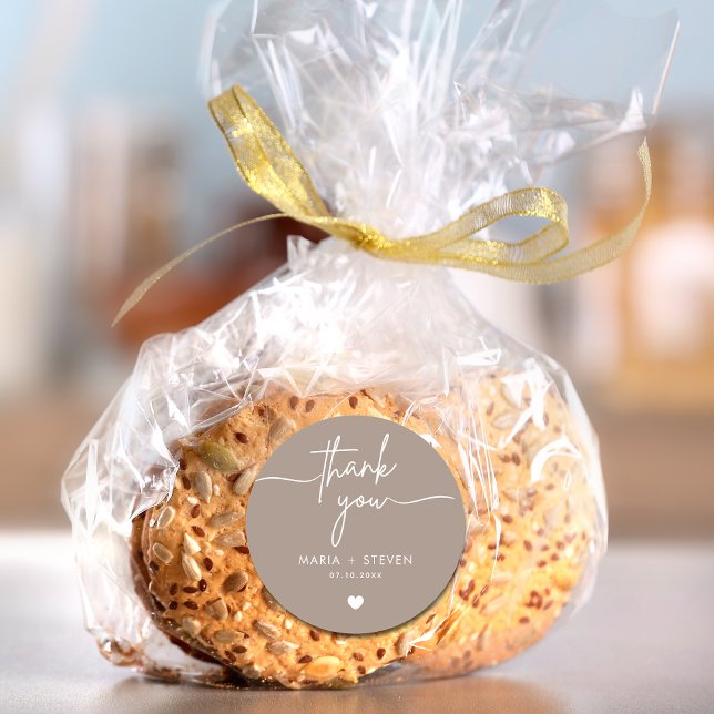 Cream Chic minimalistische Typografie Danke Hochze Runder Aufkleber (Von Creator hochgeladen)