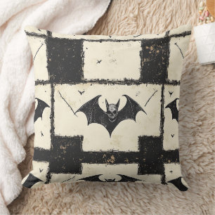 Cream Denim Grunge Patchwork mit Fledermäusen (3) Kissen
