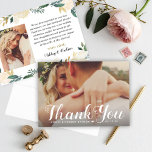 Cream Gold Floral Greenery Wedding Monogram Foto Dankeskarte<br><div class="desc">Wedding danke Ihnen card verfügt über zwei Fotos von Tag mit einem weißen "Danke" gebürstete handgezeichnete Skript-Overlay-Design und florale Aquarellgestaltung mit benutzerdefinierten Dankeschön-Nachricht und Foto auf der Rückseite. Die Grüntöne sind rot,  weiß,  creme,  gold und grün.</div>
