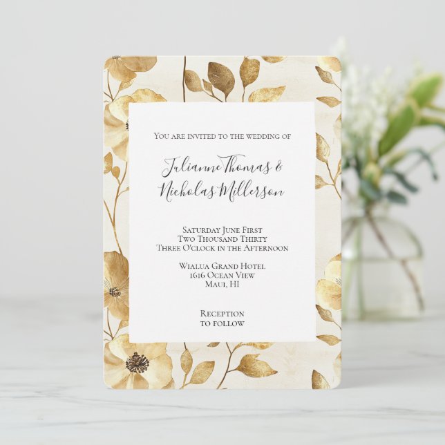 Cream Gold Floral Wedding Einladung (Stehend Vorderseite)