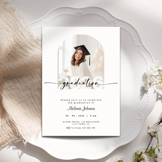 Cream Graduation Invitation with Photo - 2026 Einladung (Cream graduation invitation with photo.)