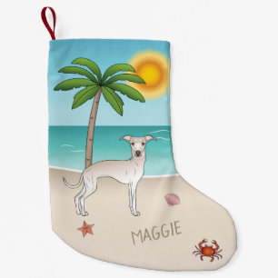 Cream Italian Greyhound am tropischen Sommerstrand Kleiner Weihnachtsstrumpf