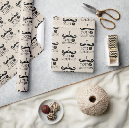 Cream Mustache Sie ein Frage Spaß Vatertag Geschenkpapier