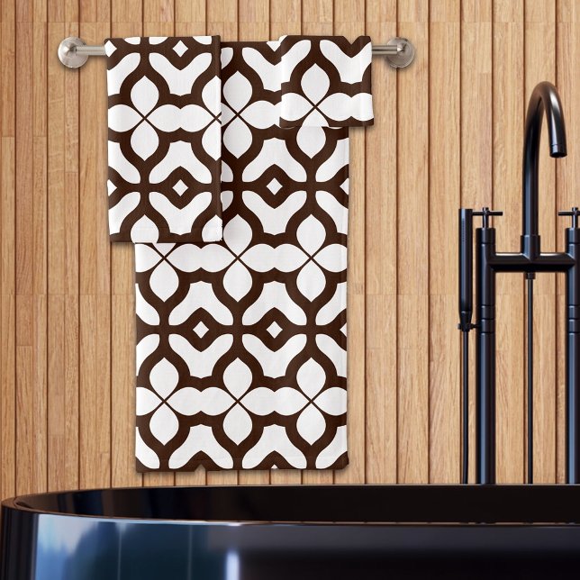 Creamy White and Brown Moroccan Boho Chic Pattern Badhandtuch Set (Von Creator hochgeladen)