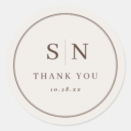 Creamy White Minimal and Chic | Wedding Initial Runder Aufkleber