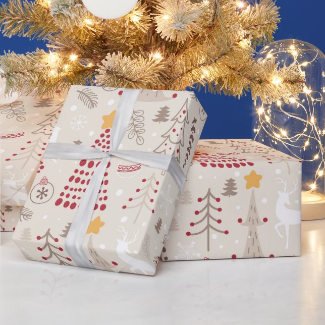 Creamy White, Weihnachtsbaum und Hirsch Geschenkpapier (Feiertage)