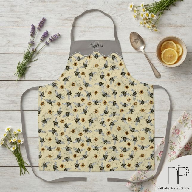 Creamy Yellow & Gray Honeybee Pattern Garening Schürze (This Yellow Honeybee Pattern Gardening Apron features hand-drawn bee and floral art.)